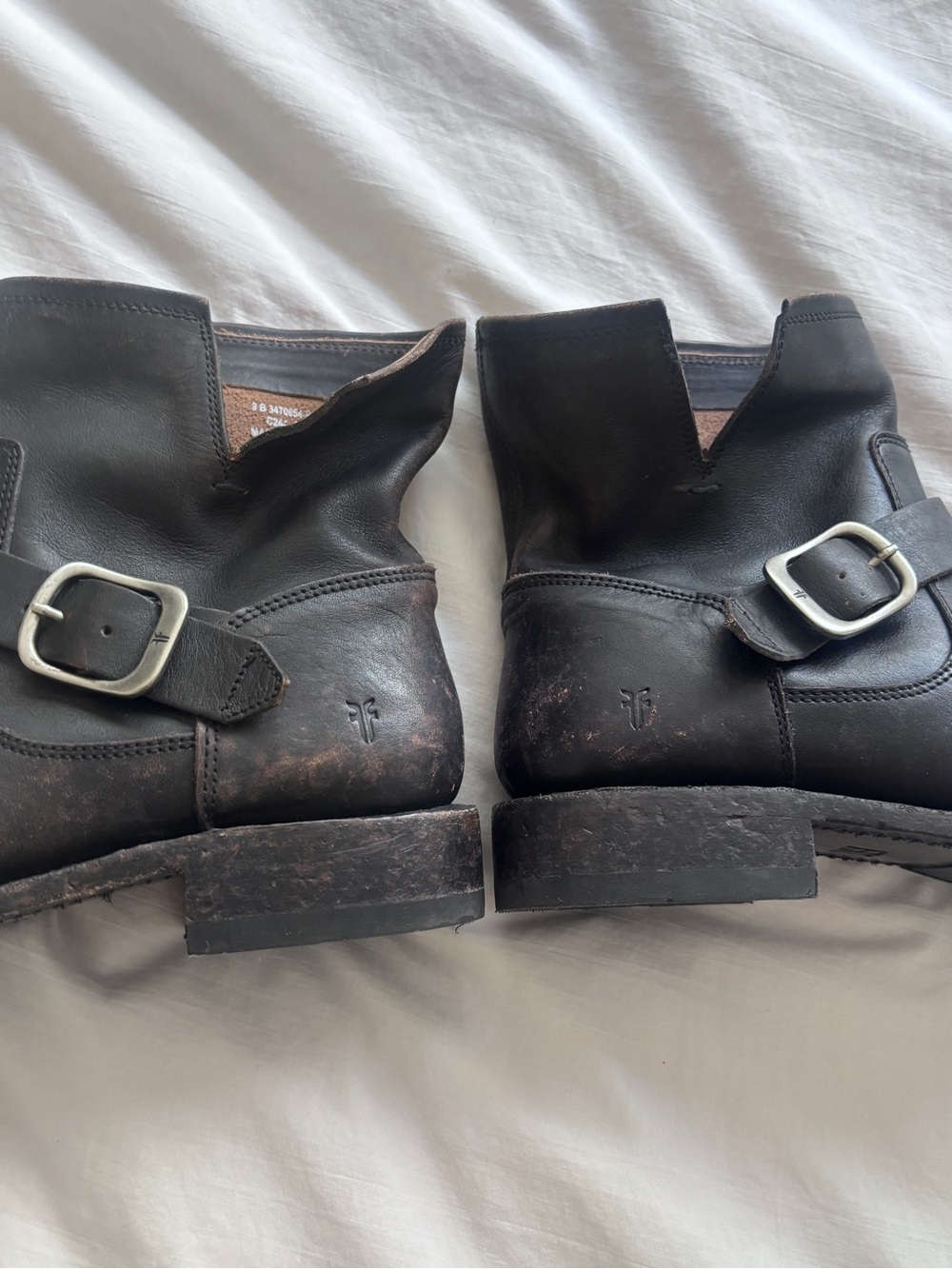 Frye Veronica Bootie 3470654 Black Distressed Leather Womens 9